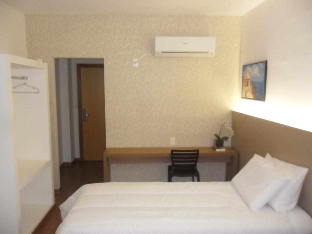 Lord Hotel Aeroporto Confins Vespasiano Habitación foto